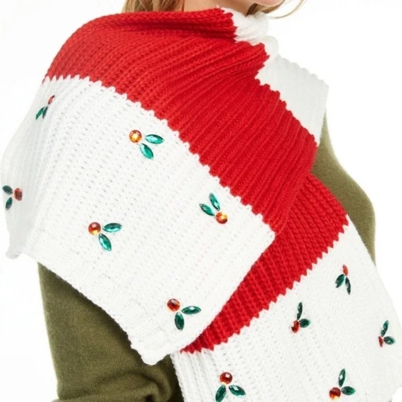 (NWT) Charter Club Women's Embellished Holly Leaves Festive Muffler Scarf OS - Picture 1 of 8
